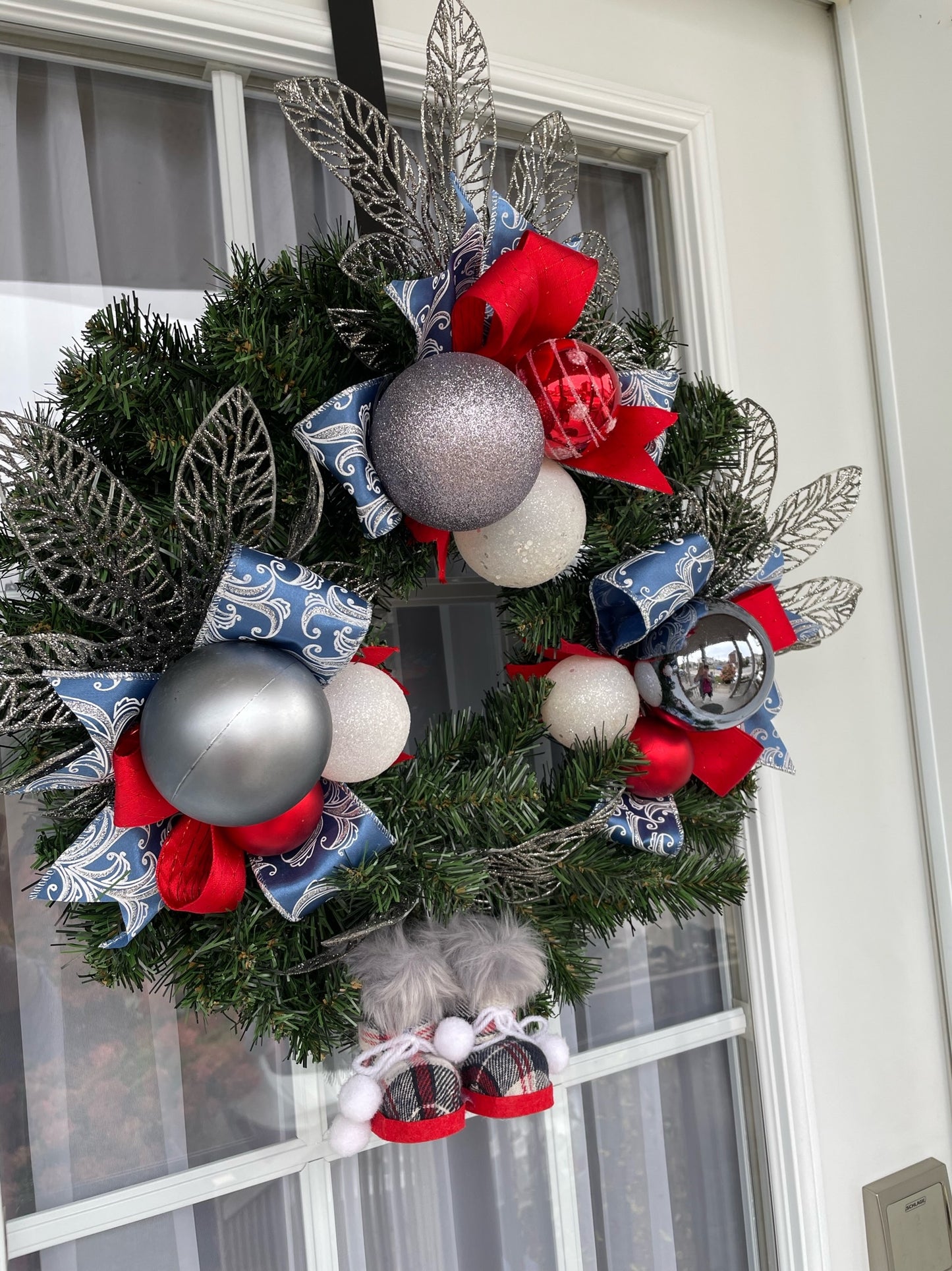 Christmas wreath "The elegant"