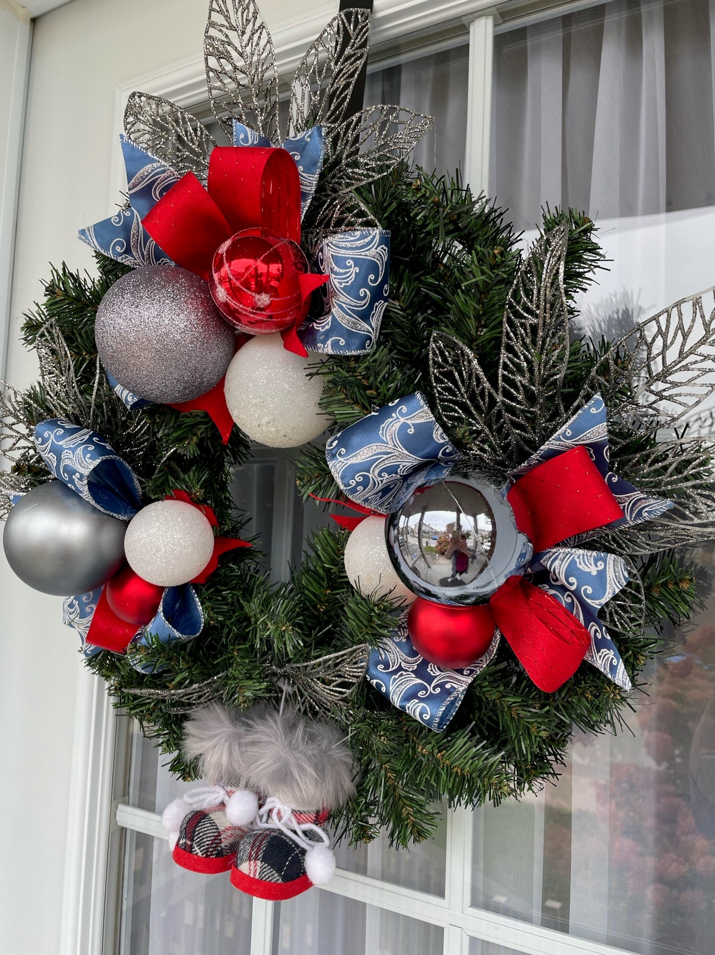 Christmas wreath "The elegant"