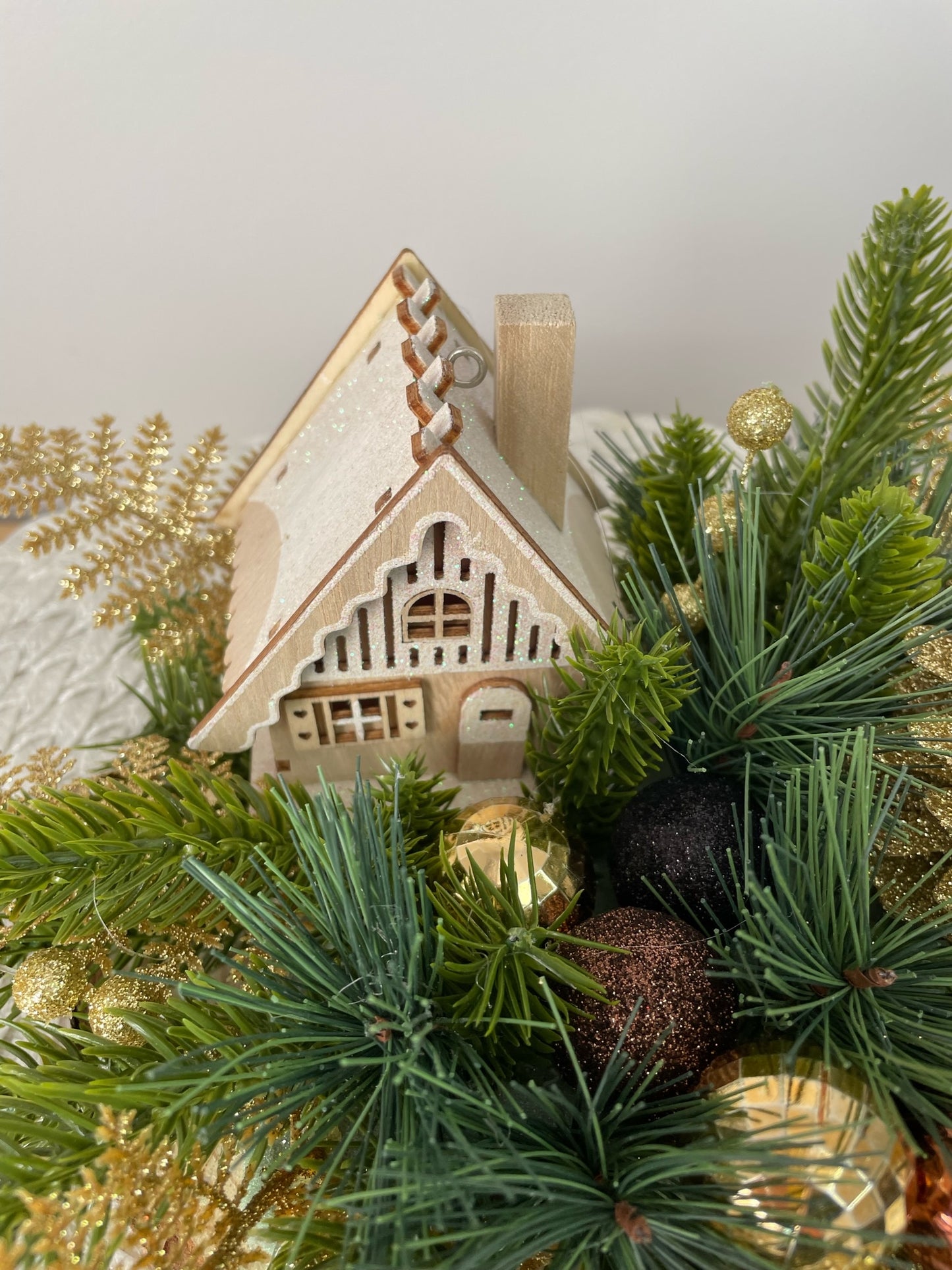 “La Cabane” centerpiece