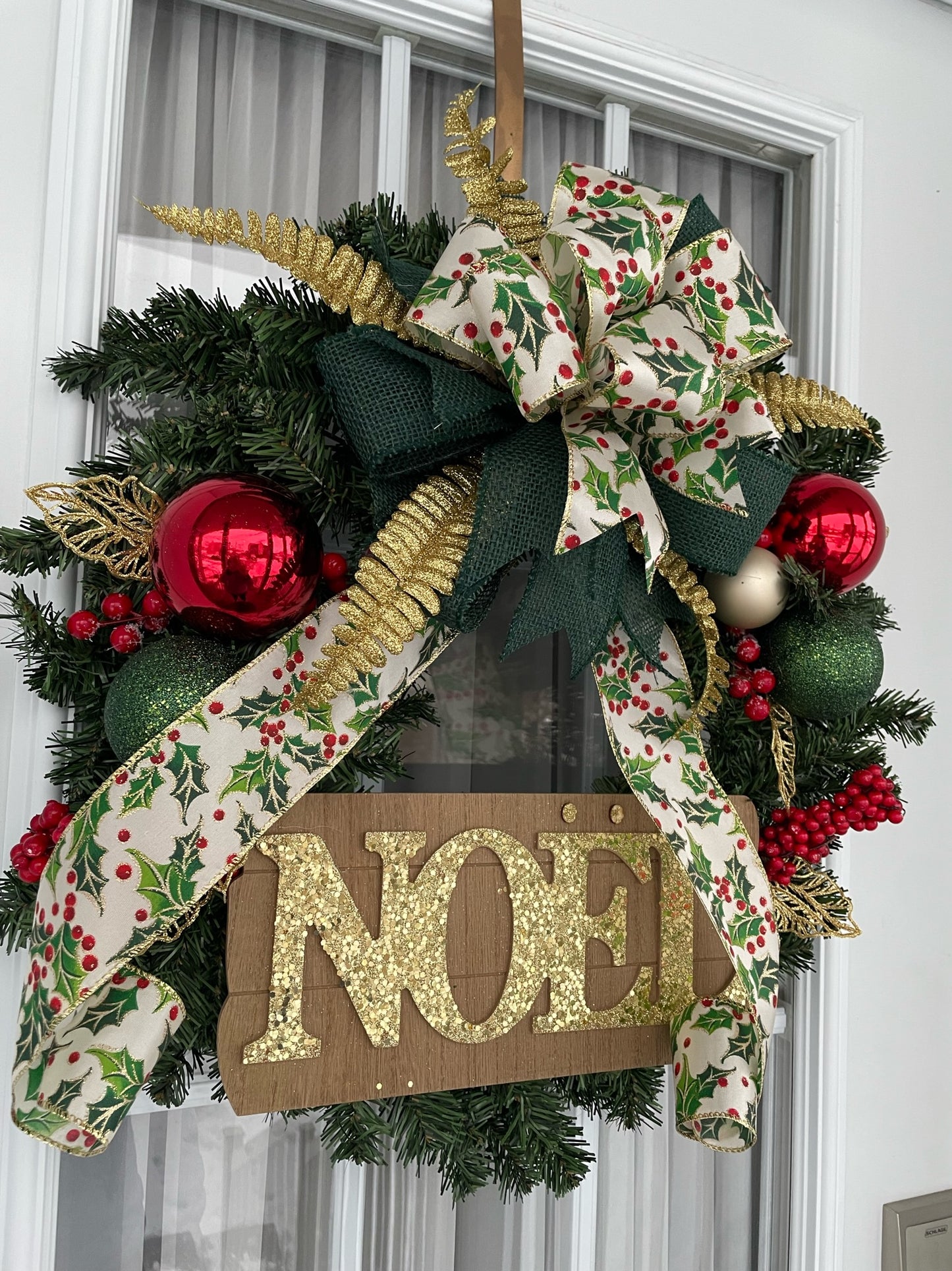 Christmas wreath "The magic of Christmas"