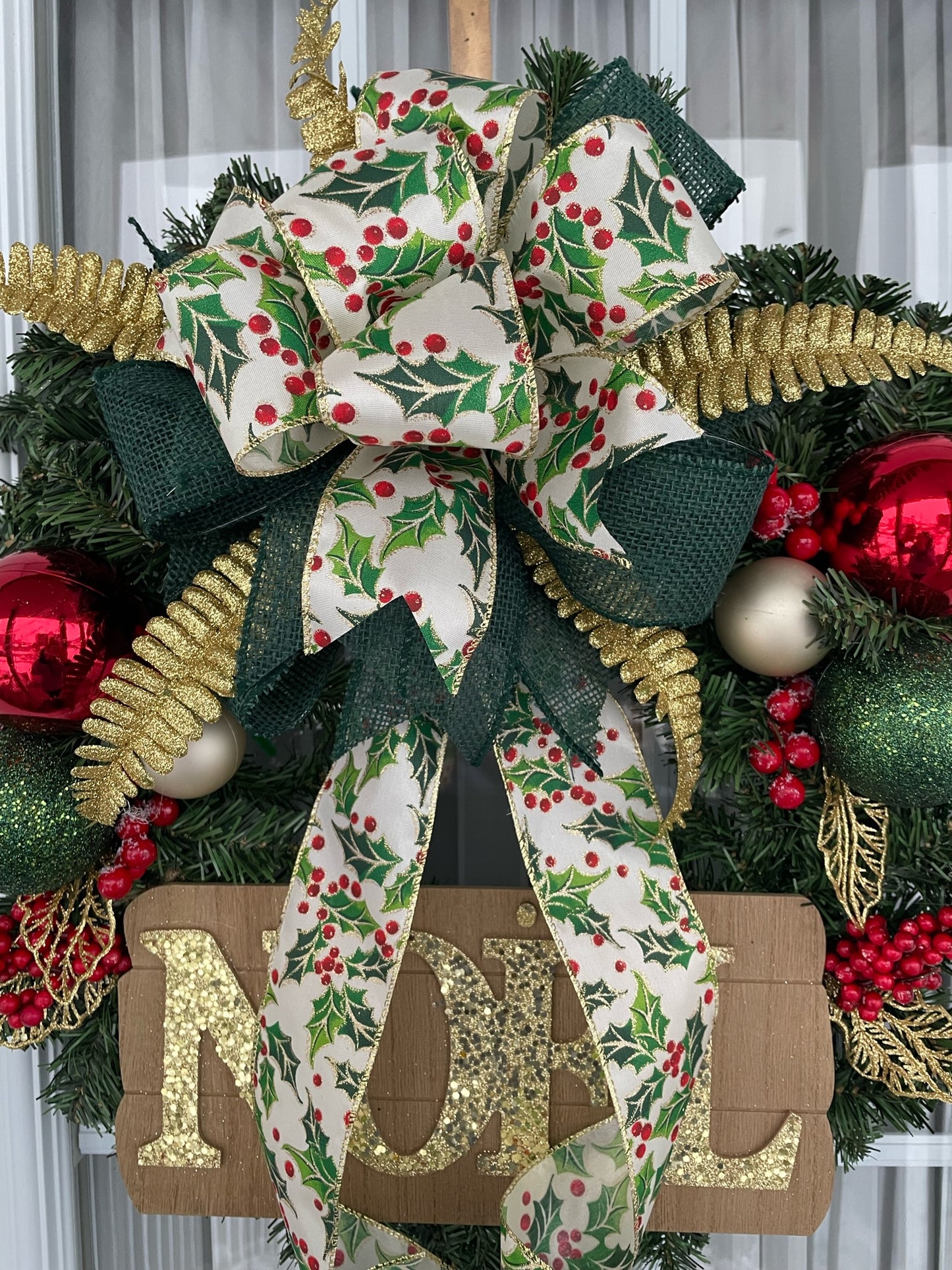 Christmas wreath "The magic of Christmas"