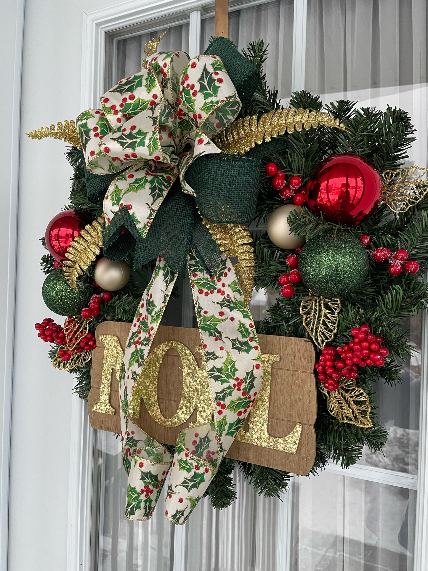 Christmas wreath "The magic of Christmas"